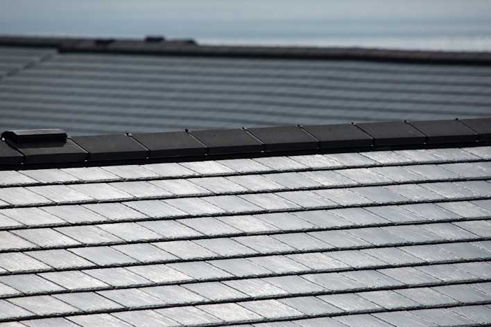 Continuous Dry Ridge System BMI UK | Pitched Roof Dry Ridge Systems