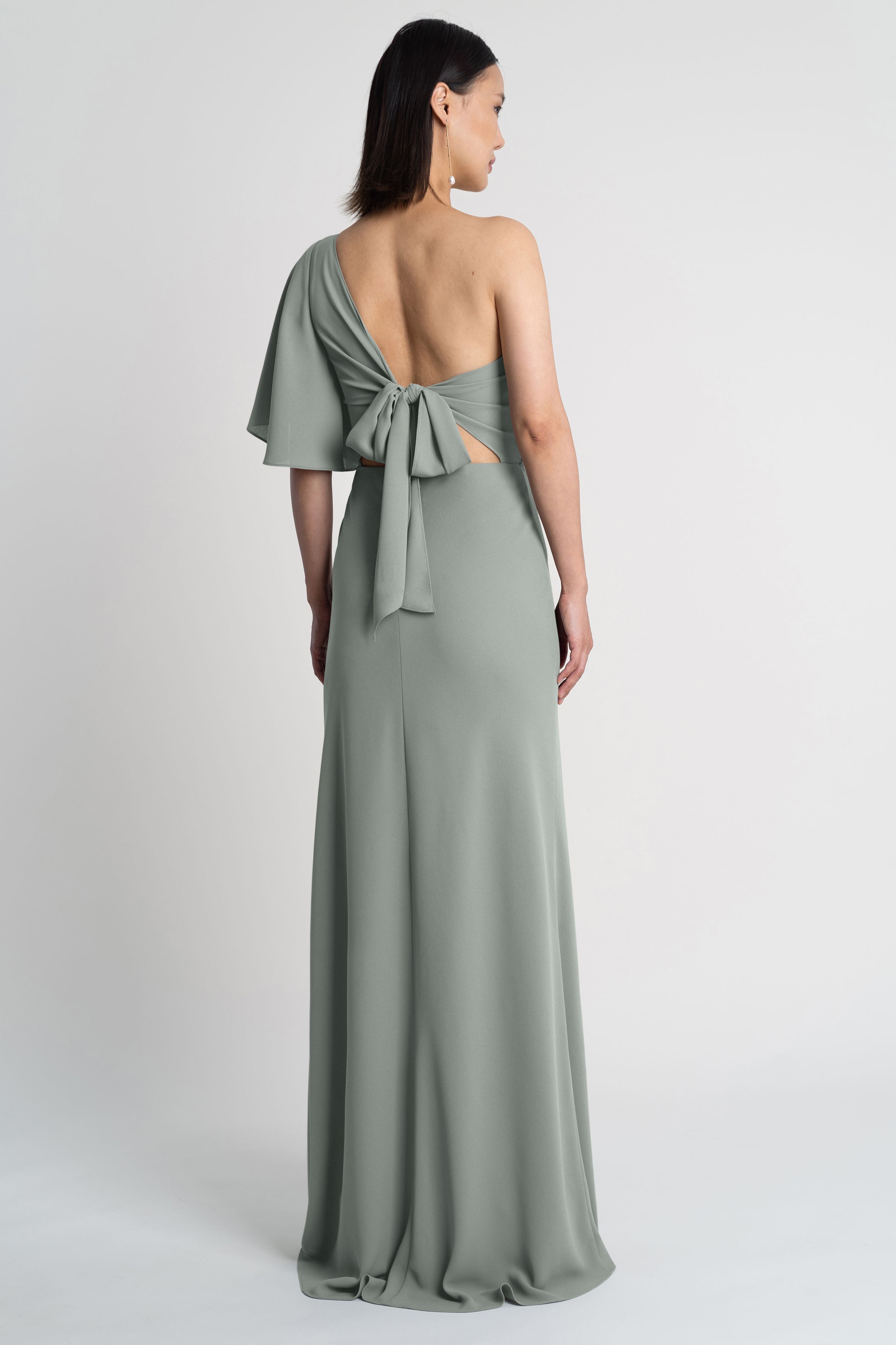 The Best Bridesmaid Dresses for Your Body Type  Dresses for broad shoulders,  Necklines for dresses, Womens prom dresses