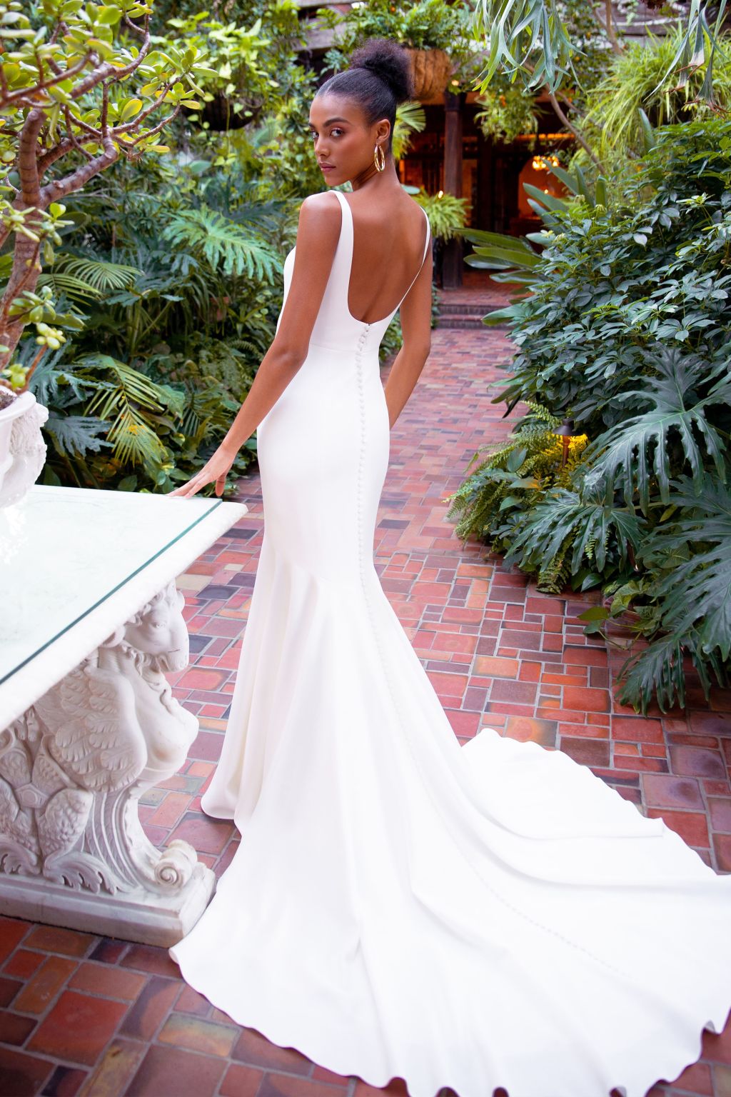 Jenny_Yoo_Collection_Bridal_Elliot_Wedding_Dress_Square_Neck_back_campiagn_back