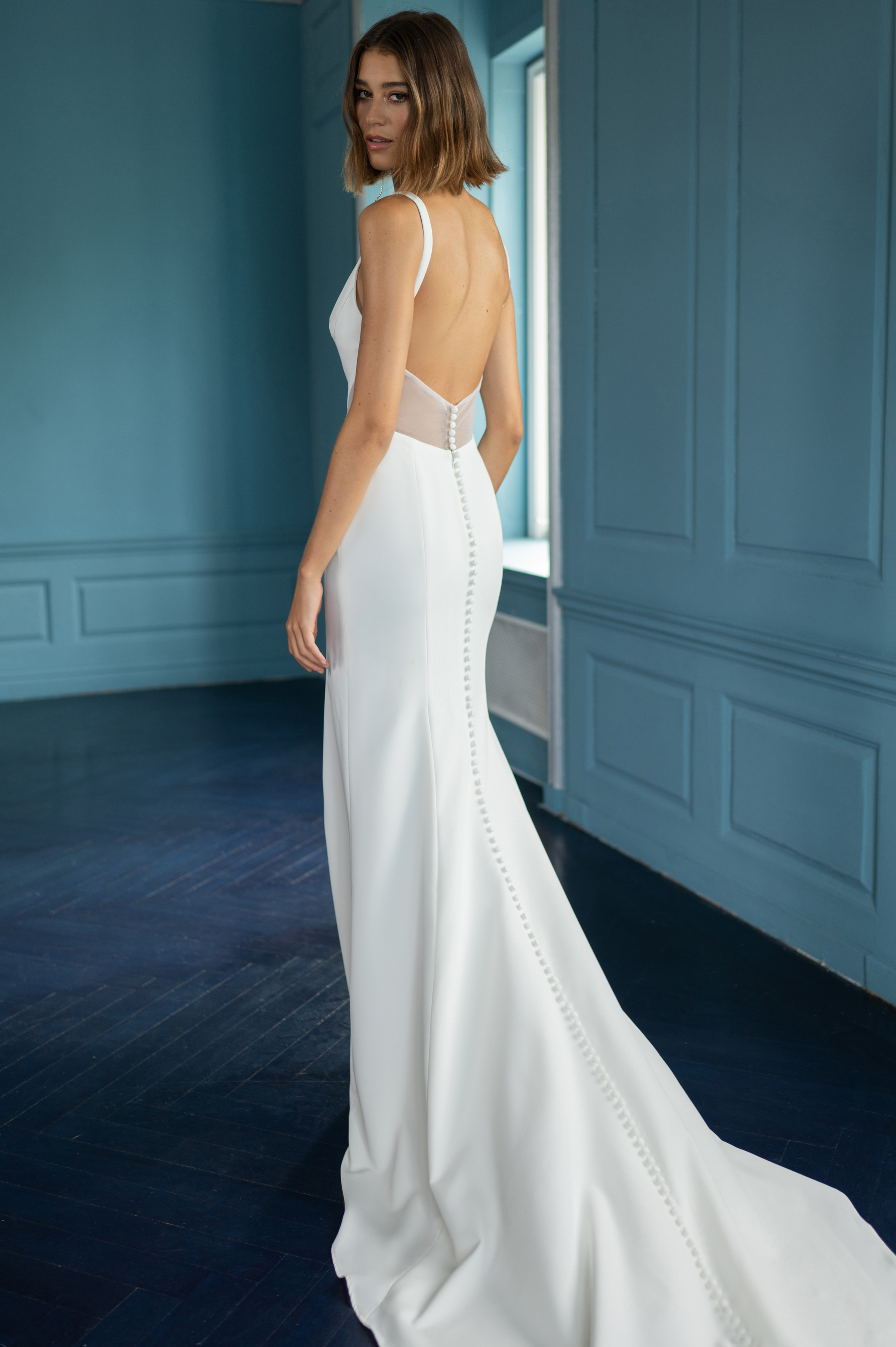 32 Backless Wedding Dresses to Make Heads Turn