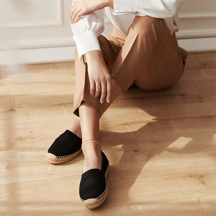 Buy designer handbags, shoes & accessories online