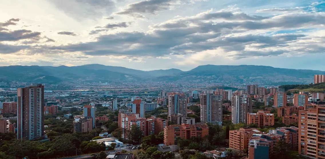 Valor del metro cuadrado de los barrios con mayor valorización de inmuebles en Medellín  - La Haus
