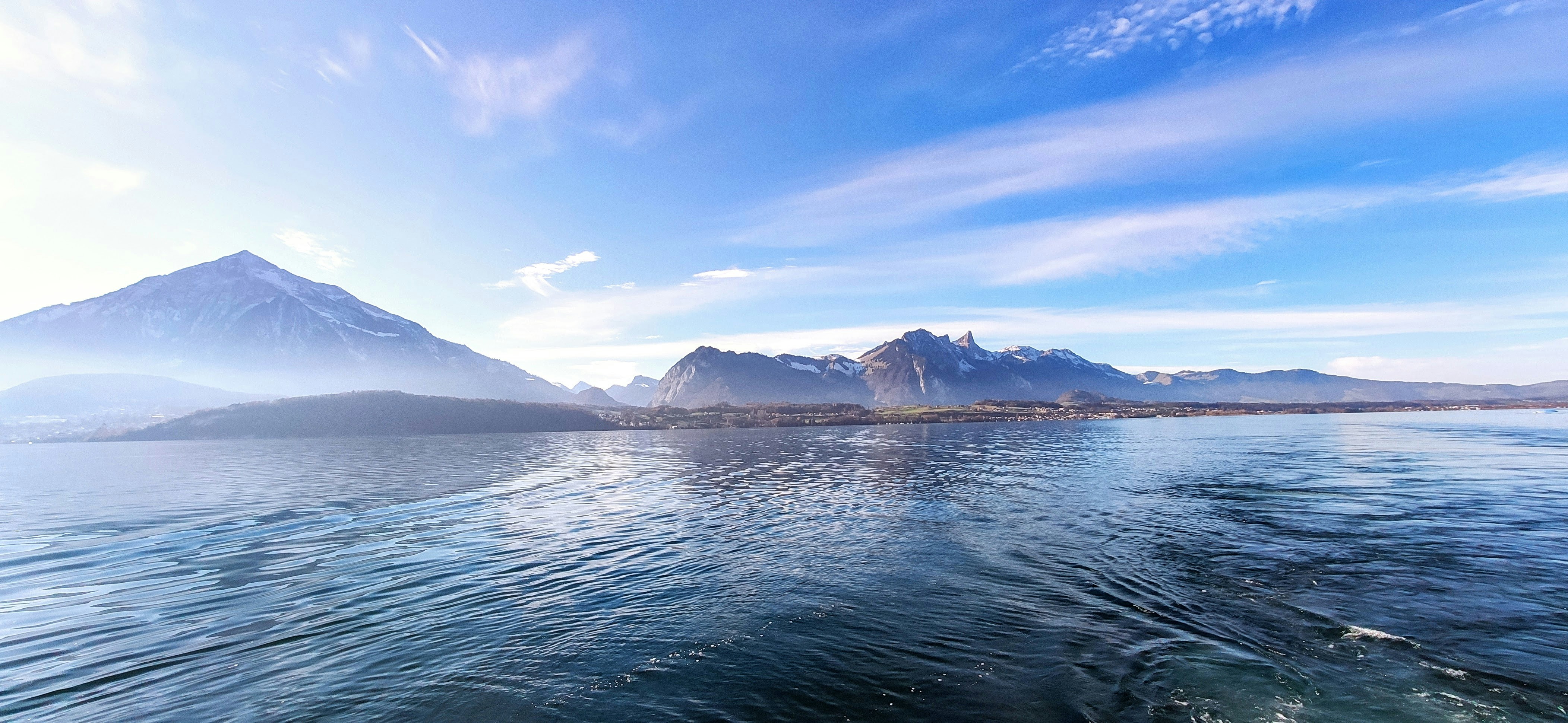 🇨🇭因特拉肯必去景點 2：圖恩湖 （Lake Thun）