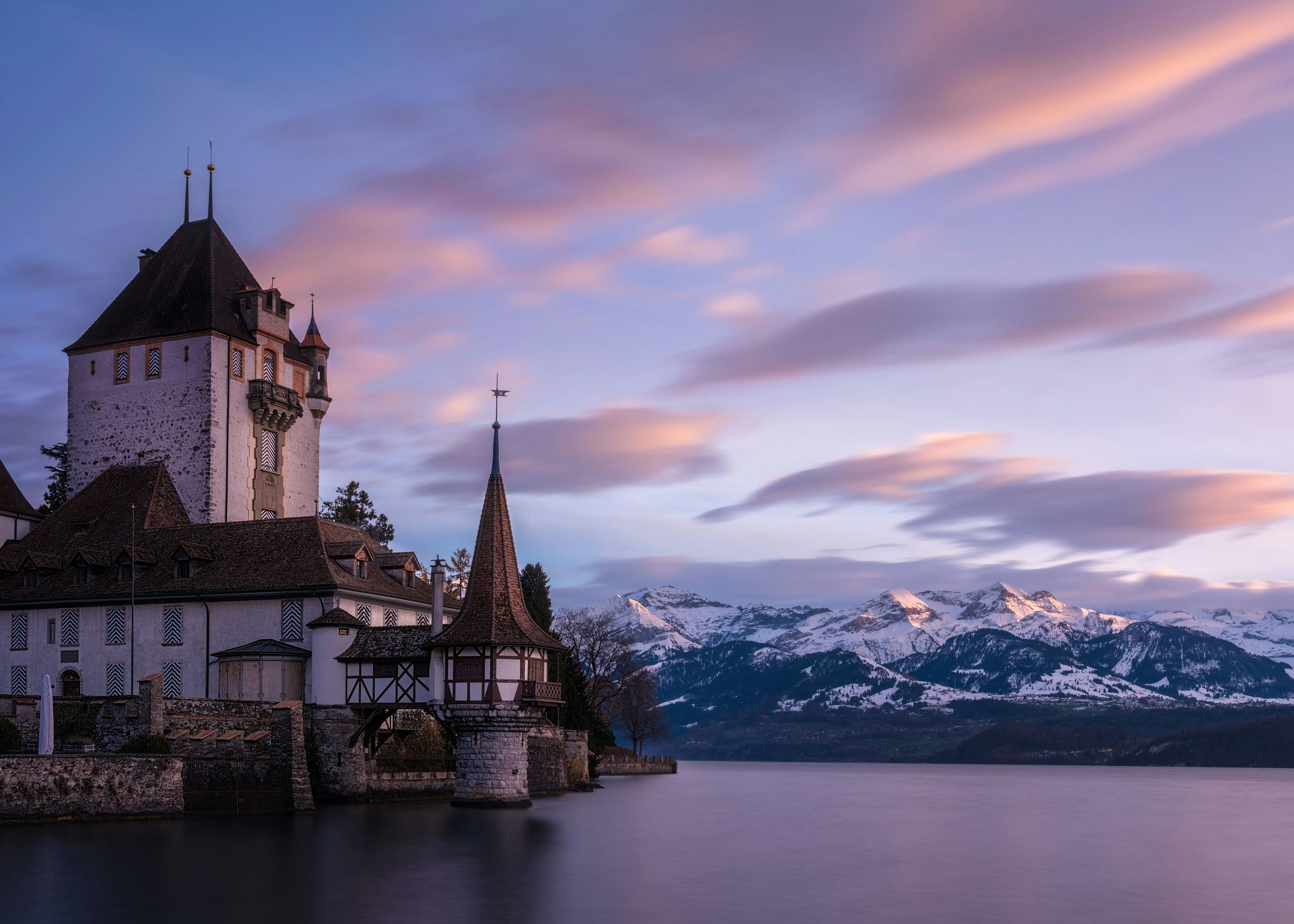 🇨🇭因特拉肯必去景點 10：奧伯霍芬城堡 （Schloss Oberhofen Castle）