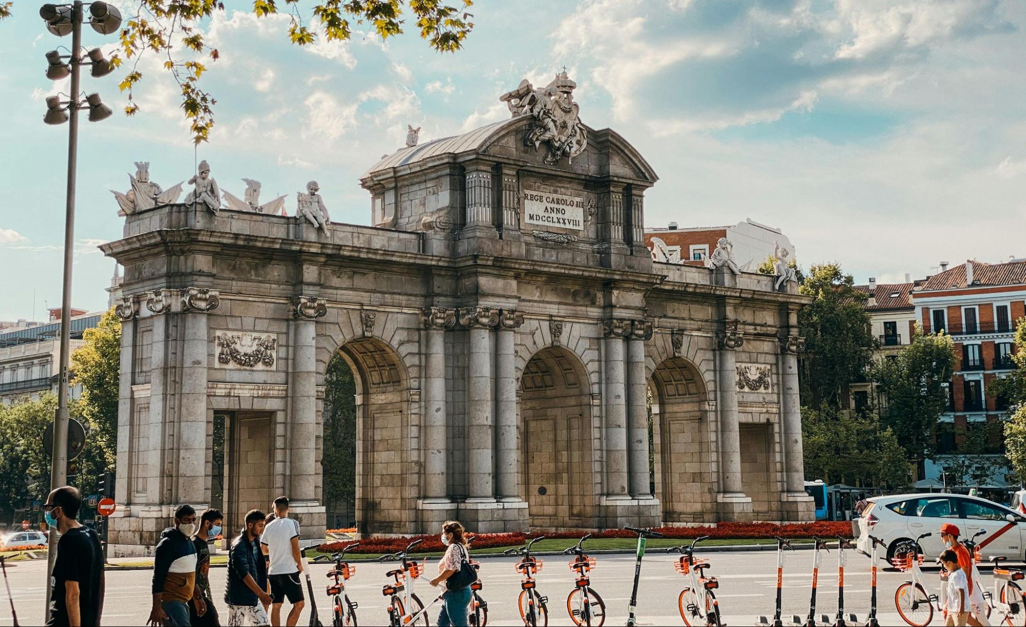 馬德里景點 4. 阿爾卡拉門（Puerta de Alcalá）