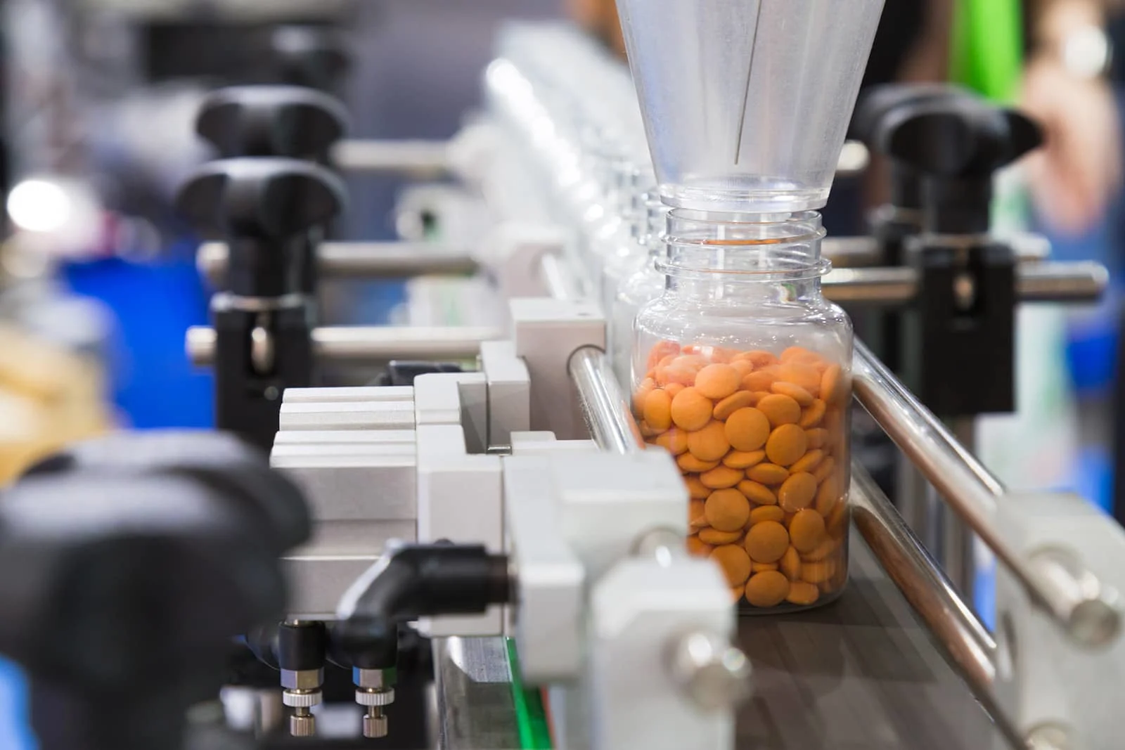 Descriptive image of pharmaceutical manufacturing.