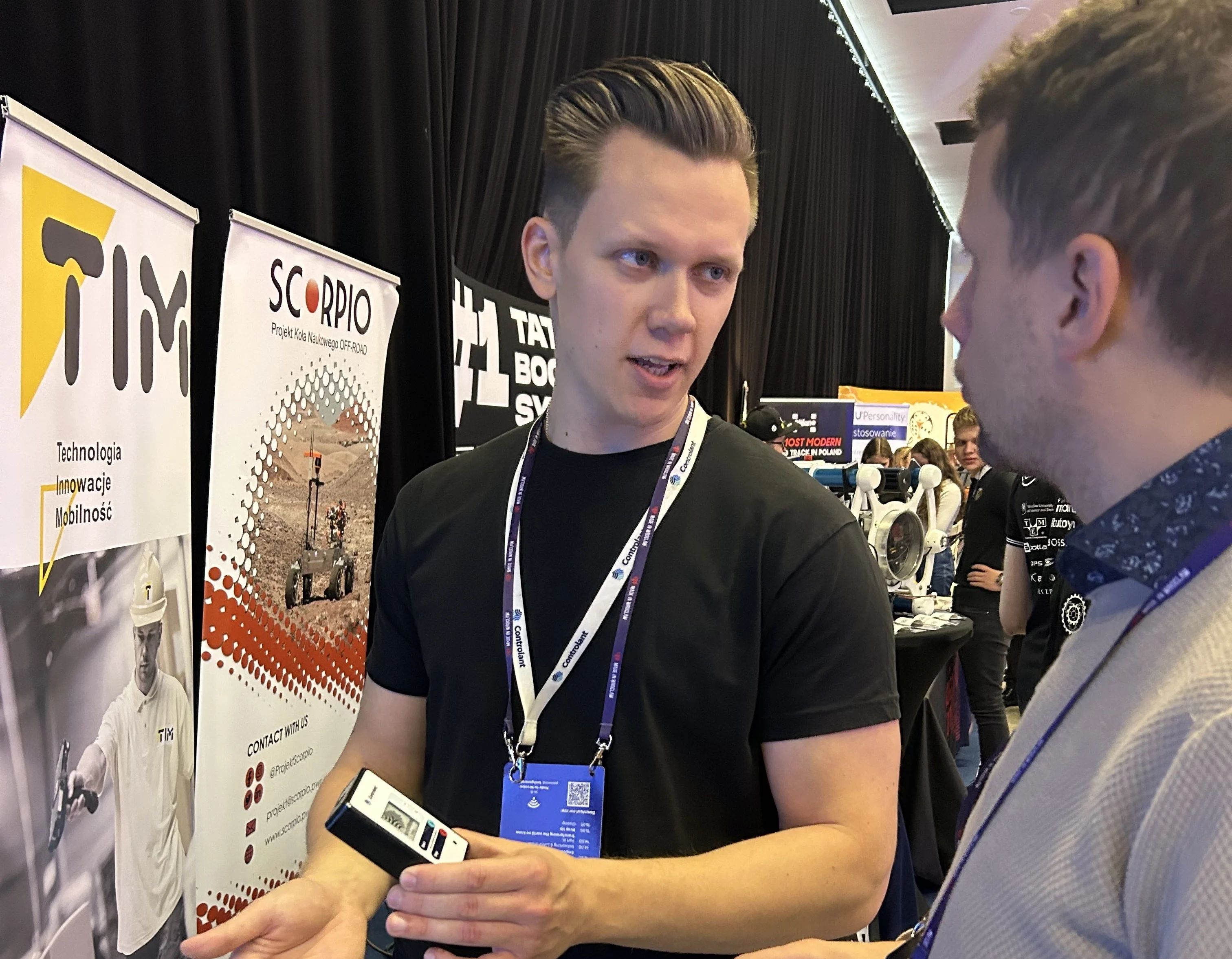 Oskar Kowalczyk, Python Developer in R&D, explains Controlant’s real-time monitoring IoT devices and platform. At Made in Wroclaw 2023.