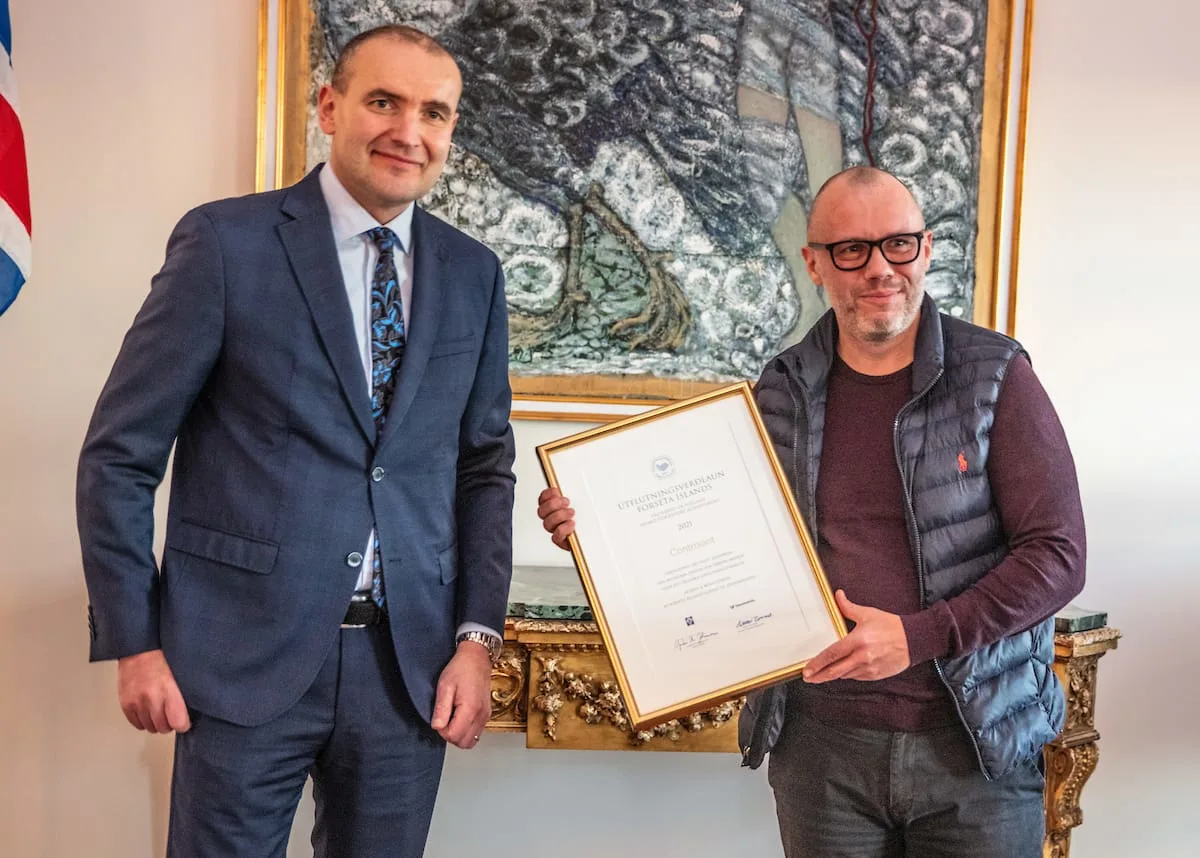 Guðni Th. Jóhannesson, the president of Iceland, and Gísli Herjólfsson, the Chief Executive Officer of the Controlant at the President of Iceland’s Export Award in 2021 