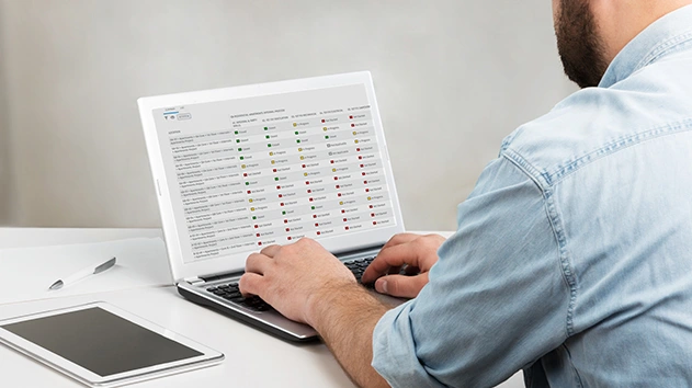 Vista Field Management page - See how Viewpoint Field Management connects the field and office seamlessly. - Inline Media - Labor time capture - Image
