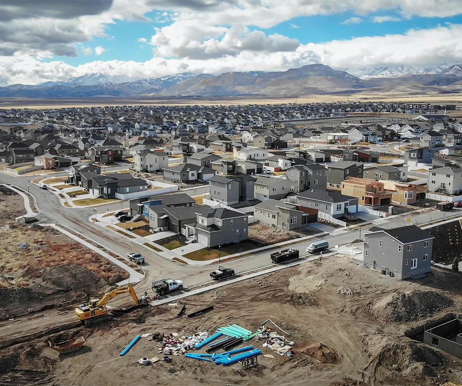 Vue aérienne d'un chantier dans un quartier résidentiel de West Jordan, Utah, États-Unis