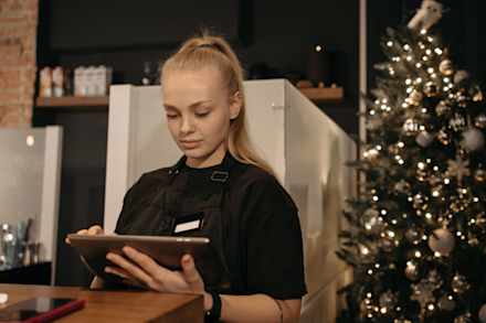 10 Ways to Motivate Your Employees This Holiday Season | undefined - Team Management 10 Ways to Motivate Your Employees This Holiday Season | undefined - Team Management
