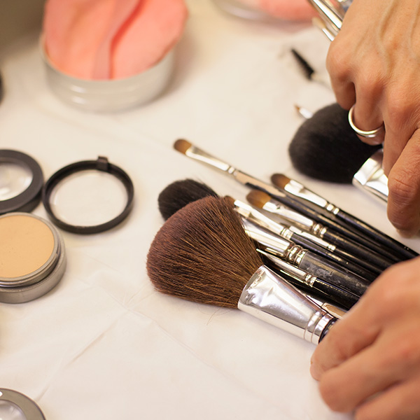 Make-up and make-up brushes on the table