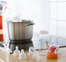 How to Clean Baby Bottles