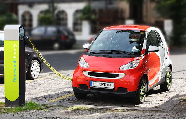 Top 10 Eco Friendly First Cars Eco Friendly Electric Ear Recharging