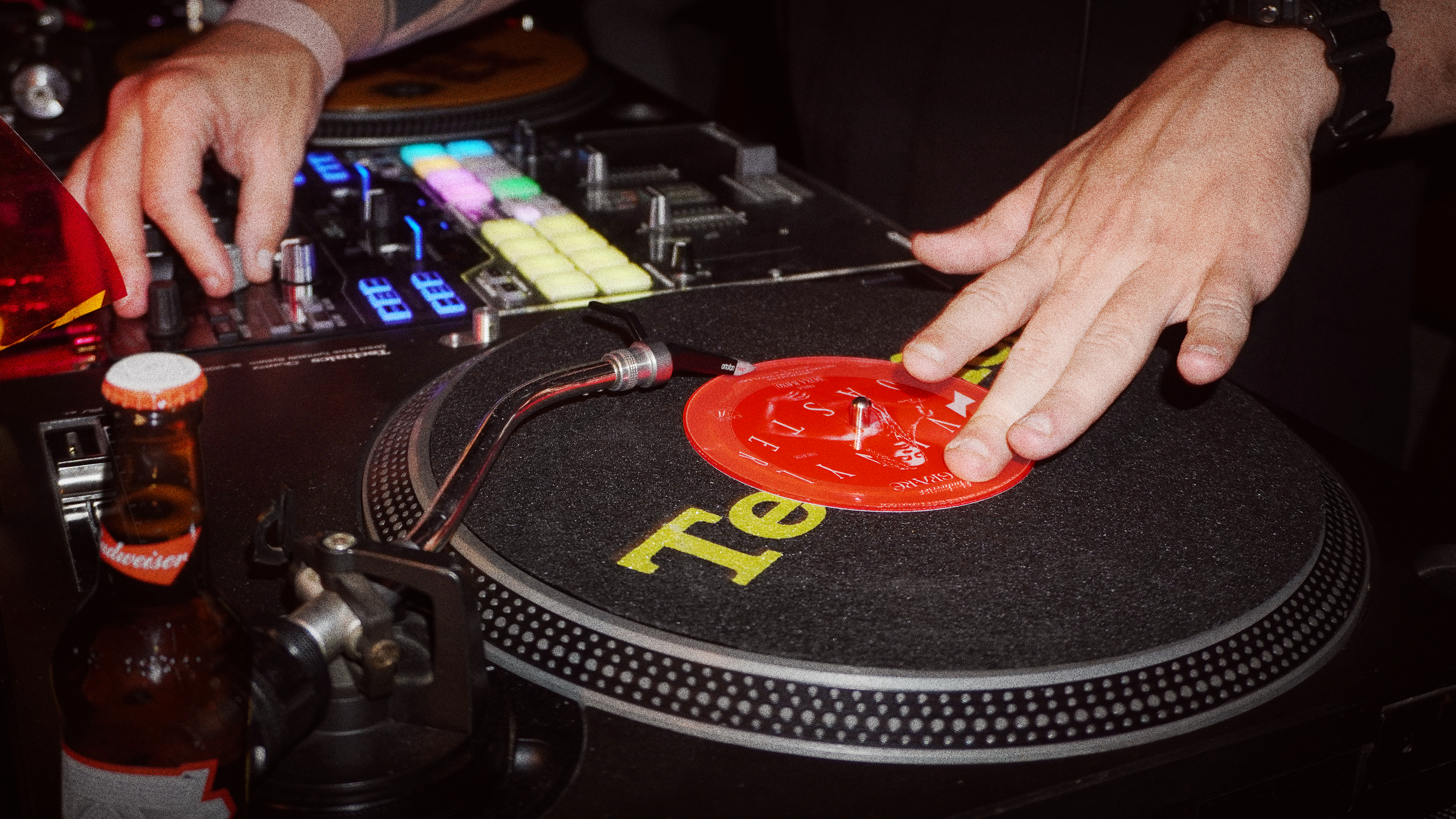 budweiser vinylcoaster dj