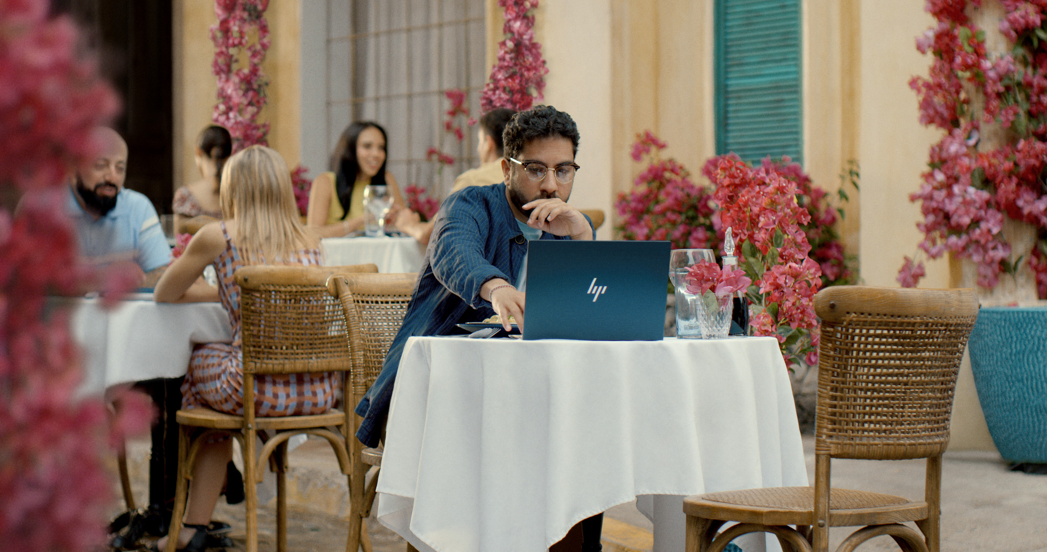 BPS WorkHappy FilmStills Anthem Cafe 1920x1080 sRGB