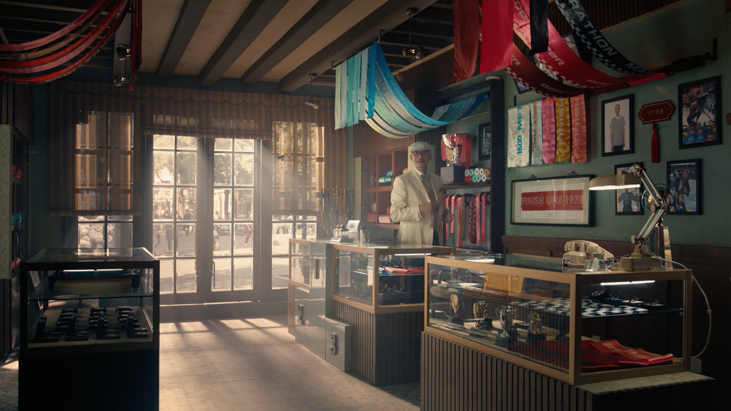 Image 1 at the top between intro and para (1)