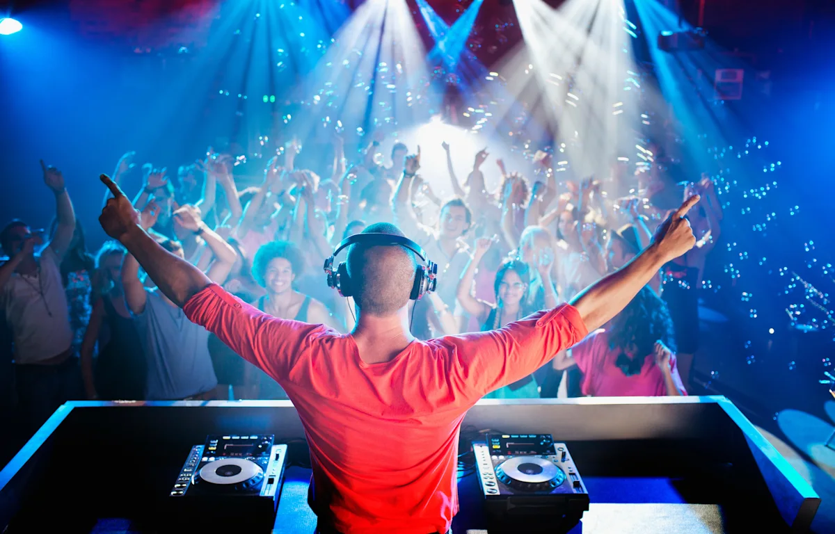 rave dj