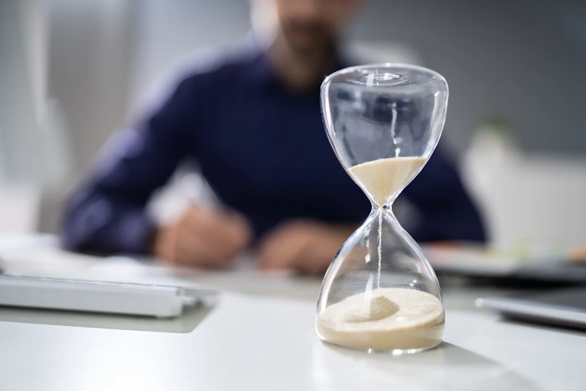 delay - hourglass