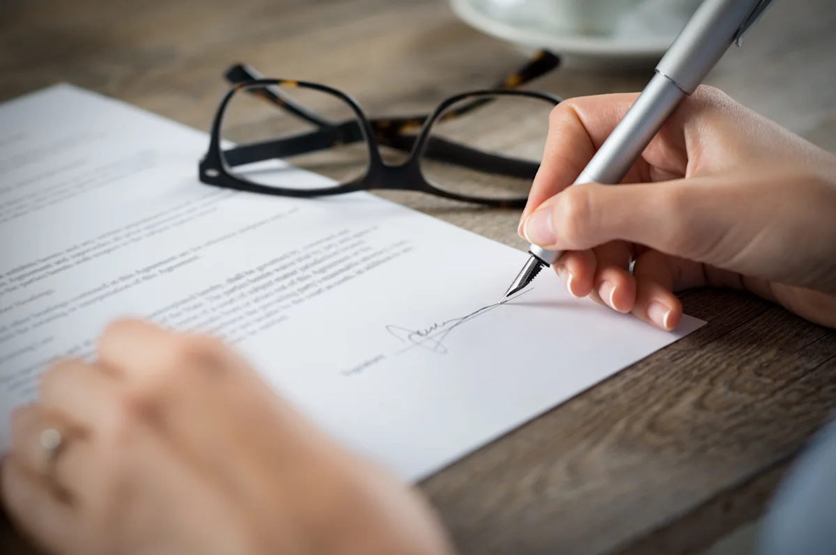 contract signing