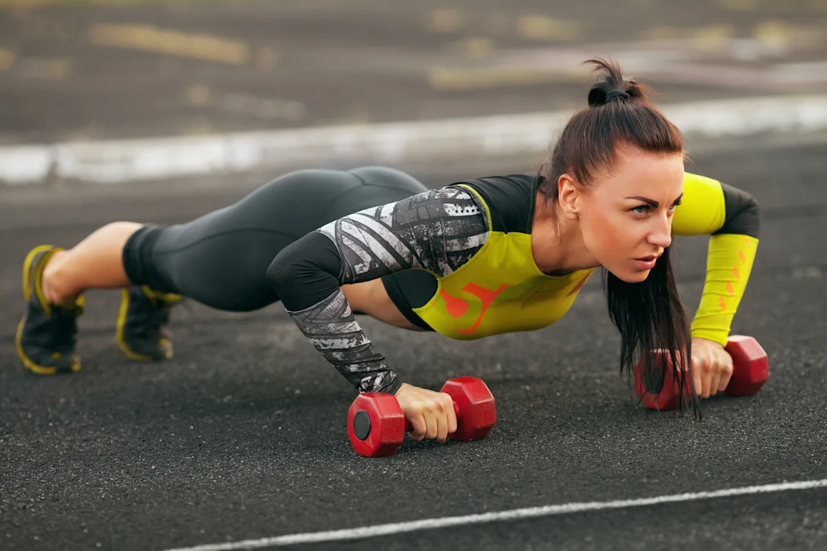 woman doing push ups