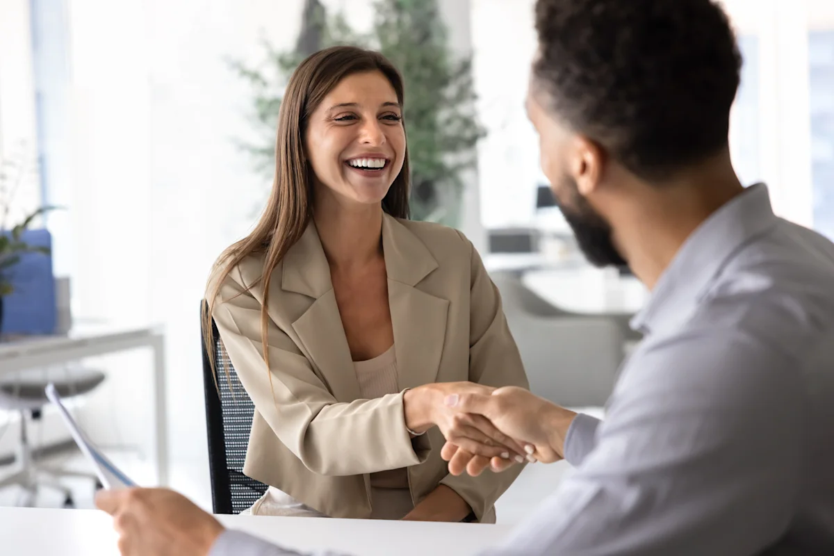 hiring a contracts lawyer