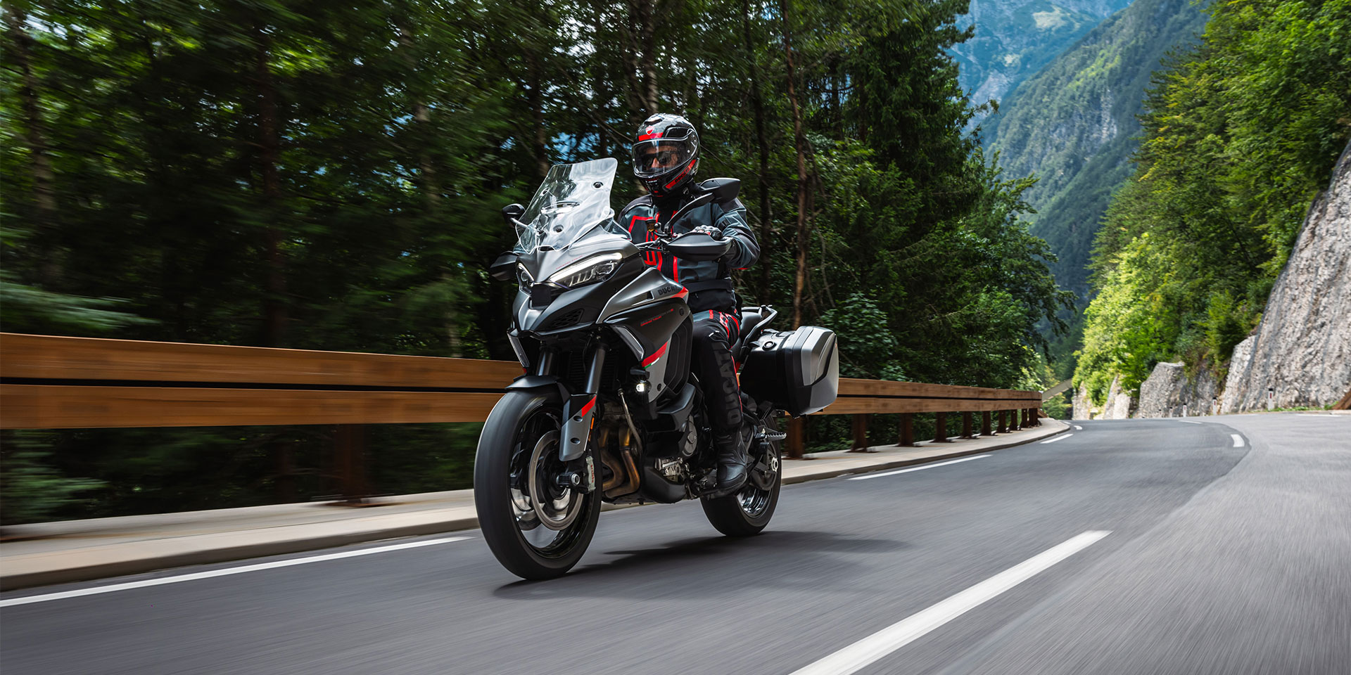Ducati Multistrada V4 S Grand Tour: full optional travel
