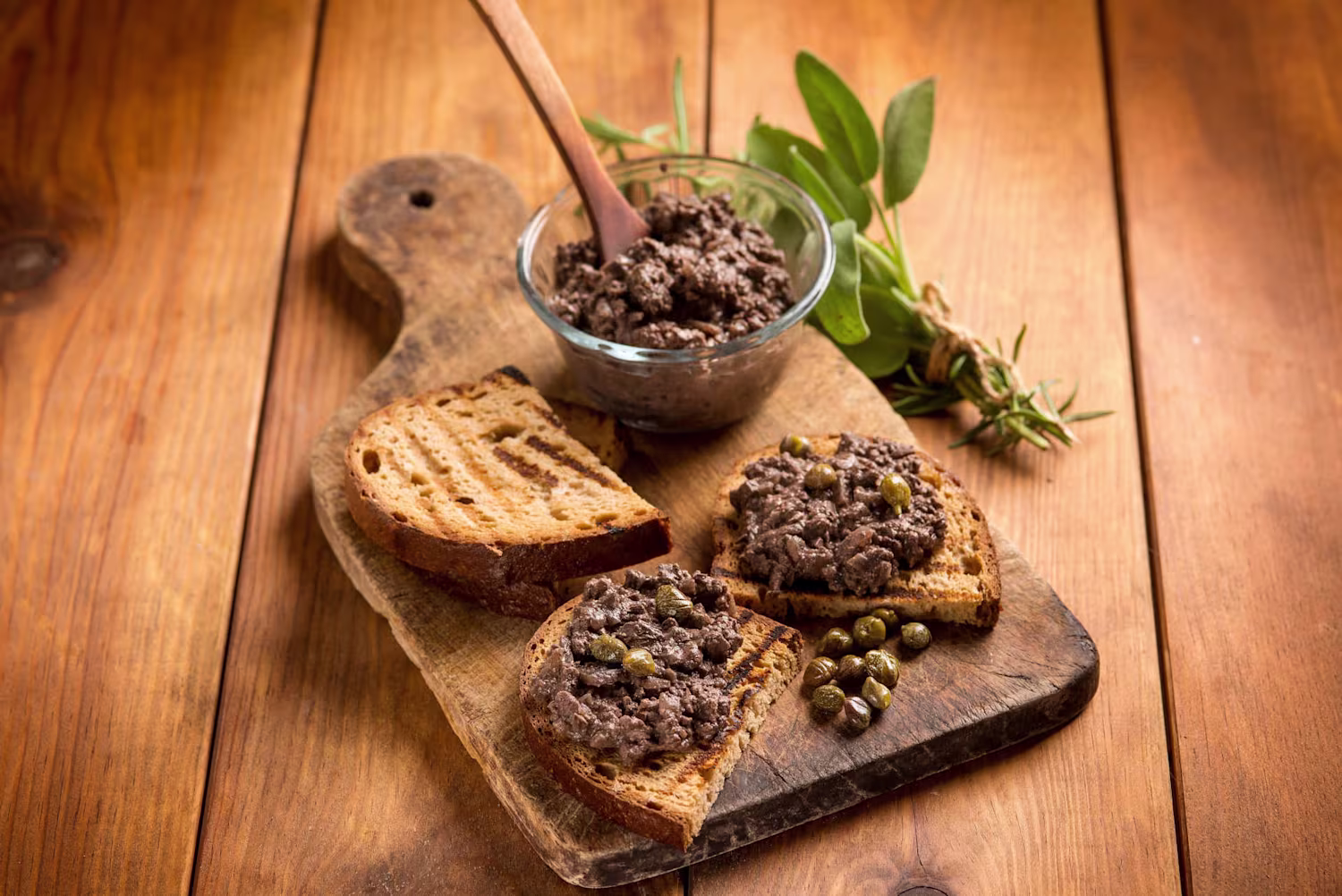 Immagine di crostini toscani, piatto tipico