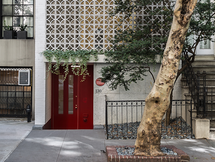 Gladstone location at 64th street