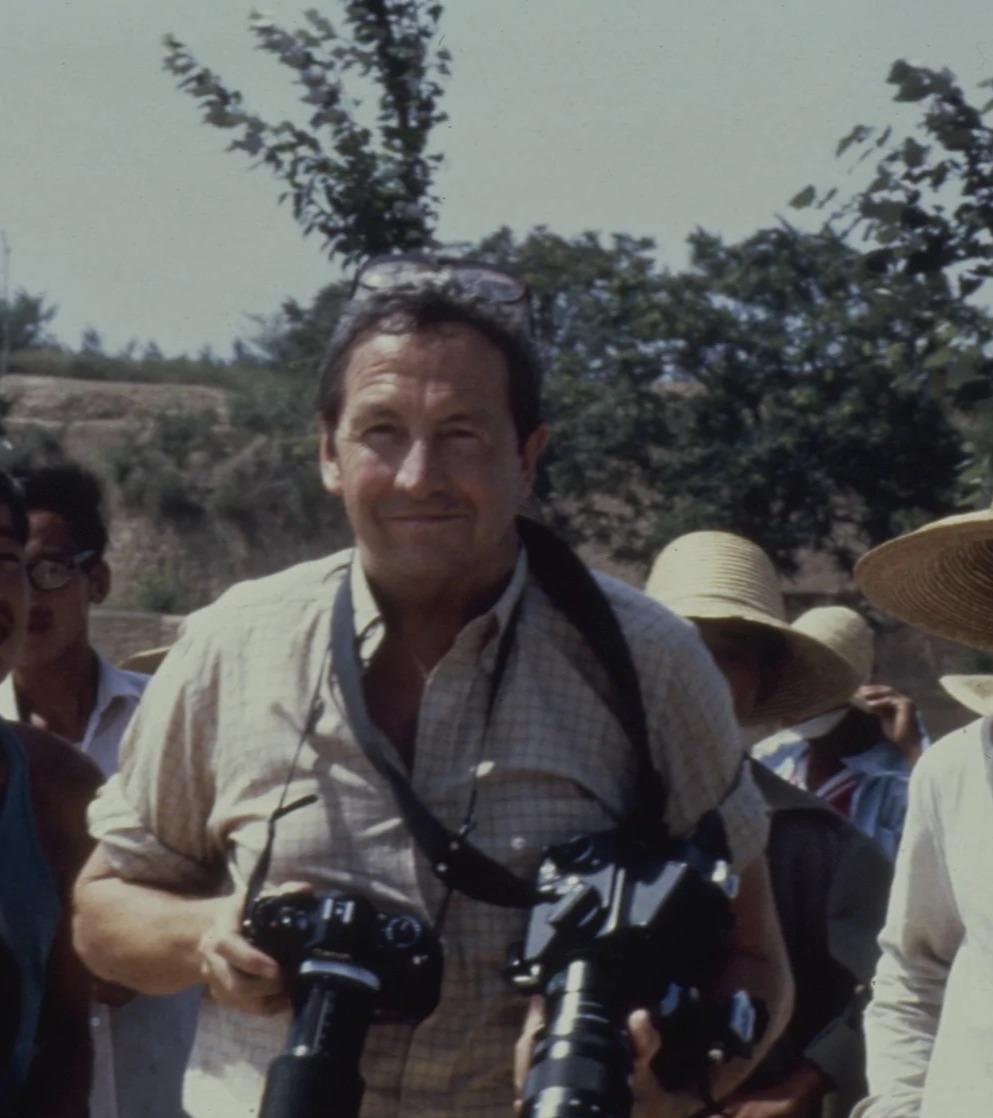 Robert Rauschenberg on the road to the world’s oldest paper mill in Anhui, taking photographs for his hundred-foot colour photo Chinese Summerhall, 1982. Donald Saff records on Rauschenberg Overseas Culture Interchange (ROCI). Robert Rauschenberg Foundation Archives, New York. Photo: Elyse Grinstein. © The Elyse Grinstein Estate. Image courtesy of Robert Rauschenberg Foundation
