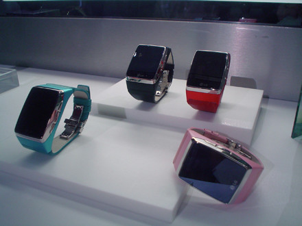 lgwatchphone.jpg