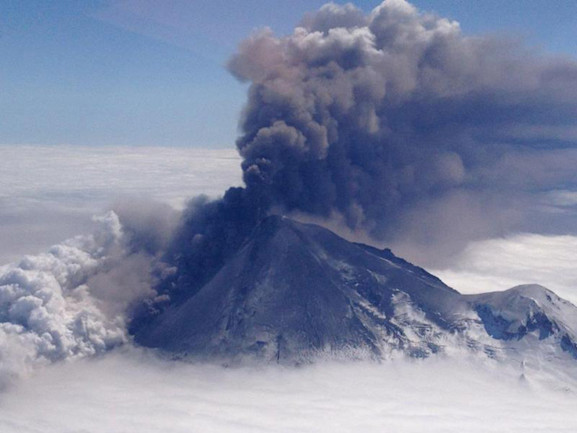 Reinvigorated Eruption at Pavlof Disrupts Air Traffic | Discover Magazine