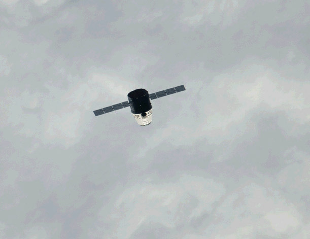 dragon_iss_hires.jpg