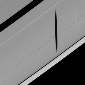 cassini_epimetheusshadow.jpg