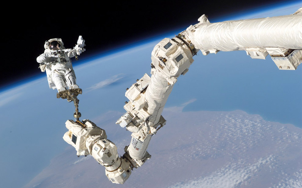 spacewalk1.jpg