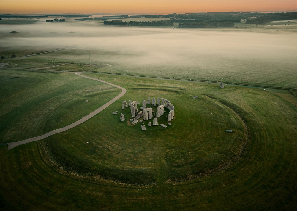 The Ancient Burial Site of Flagstones May Have Inspired Stonehenge