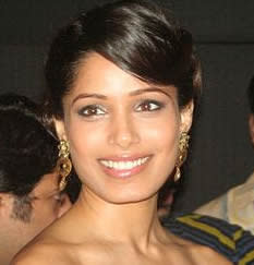 800px-Freida_Pinto_Goa_2010.jpg