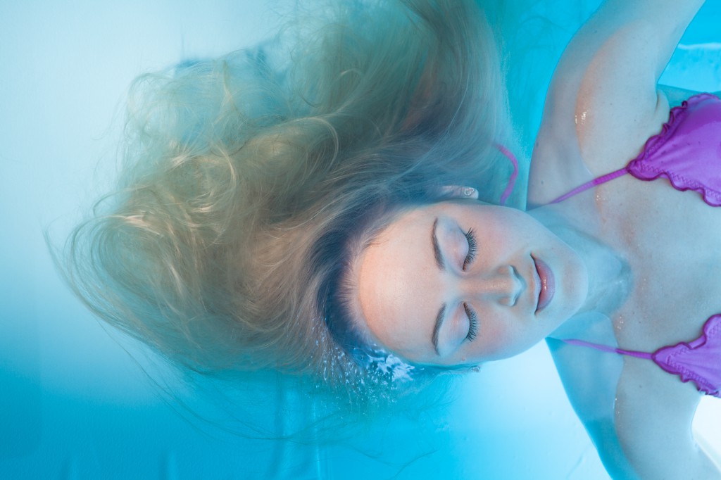 floating-away-the-science-of-sensory-deprivation-therapy-discover