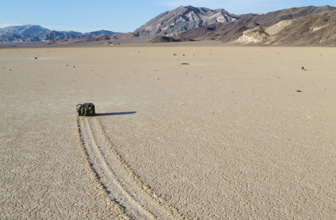 sailing_stones.jpg