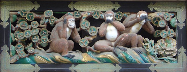 800px-Hear_speak_see_no_evil_Toshogu.jpg