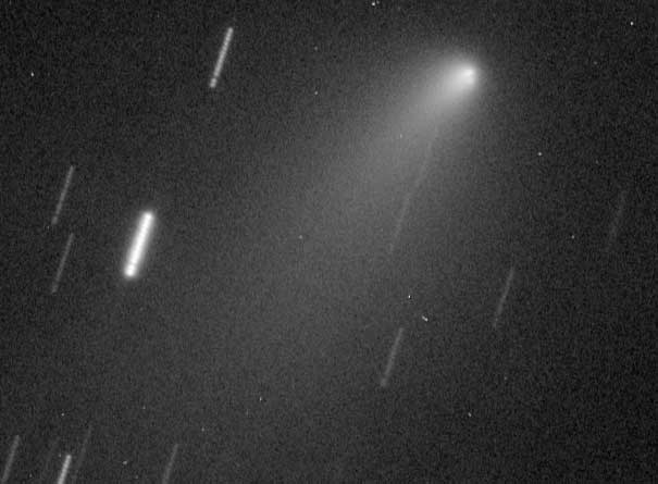 Breaking up is easy to do. If you're a comet. | Discover Magazine