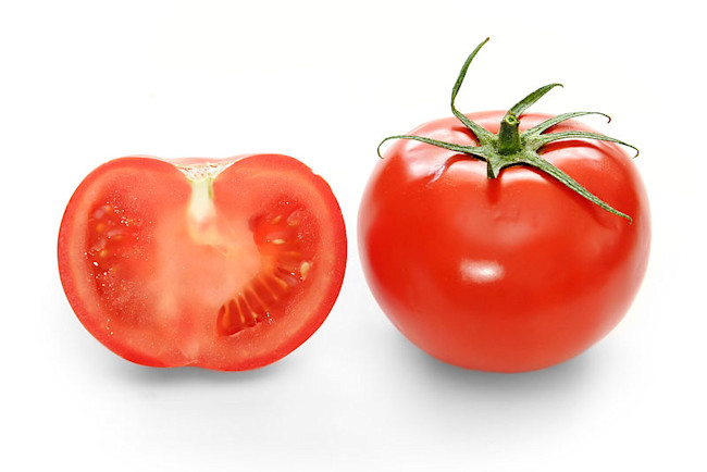 800px-Bright_red_tomato_and_cross_section02.jpg