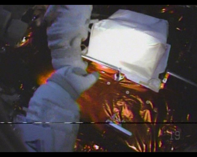 astronaut_fist_bump.jpg