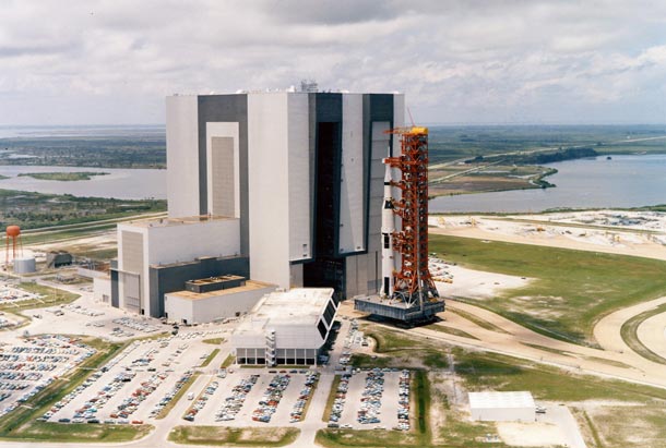 apollo11_saturn5.jpg