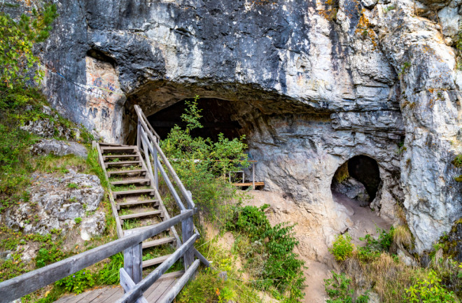 Denisova cave opening
