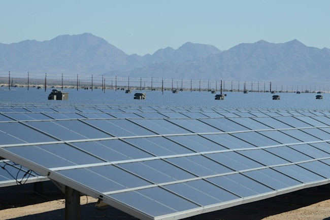 Mojave Desert solar plant - U.S. DoI CC BY-SA