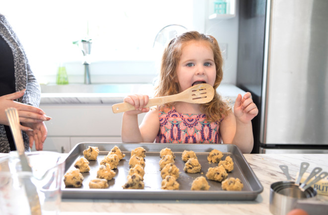 licking the spoon, Baking, Cookies - Shutterstock