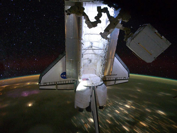 iss_endeavour_earthstars.jpg