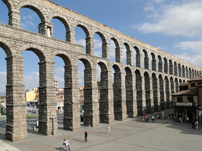 roman aqueduct segovia spain