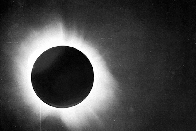 P-1919-eclipse